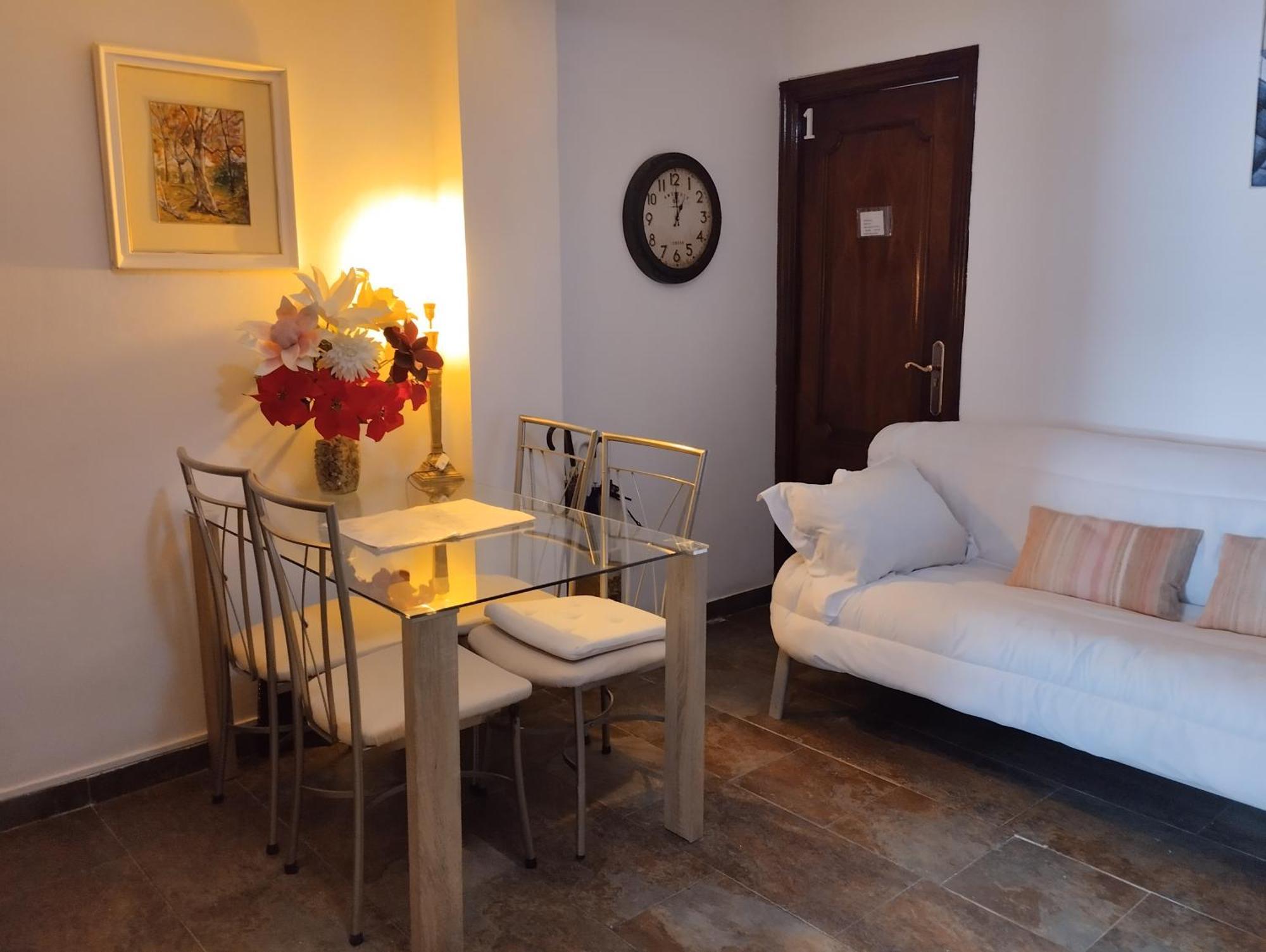 Habitaciones Individuales En Apartamento Мадрид Экстерьер фото